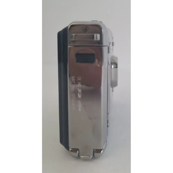 Vivitar 12.1 Mega Pixels Vivi Cam VT026 Underwater Digital Camera For Parts - Picture 6 of 7